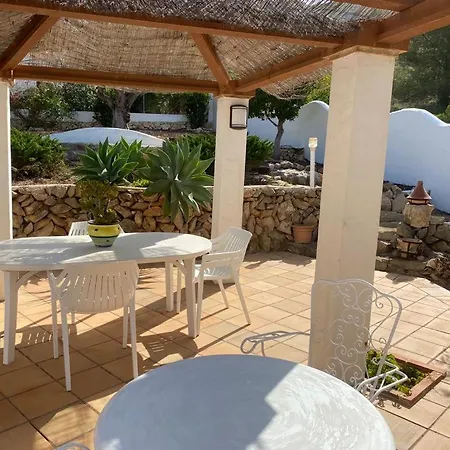 Sunset Villa: Beachside Retreat With Complimentary Sailing Teulada